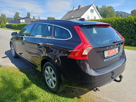 Volvo V60 10 of 16