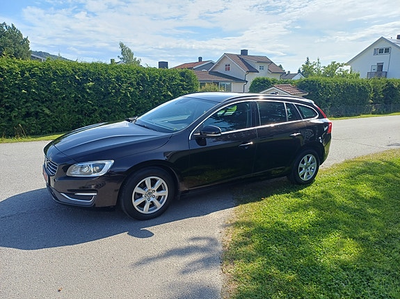 Volvo V60 8 of 16