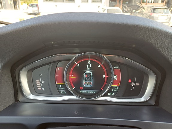 Volvo V60 9 of 16