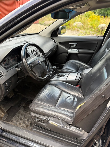 Volvo XC90 5 of 30