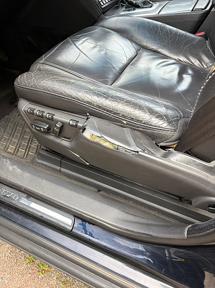 Volvo XC90 4 of 30