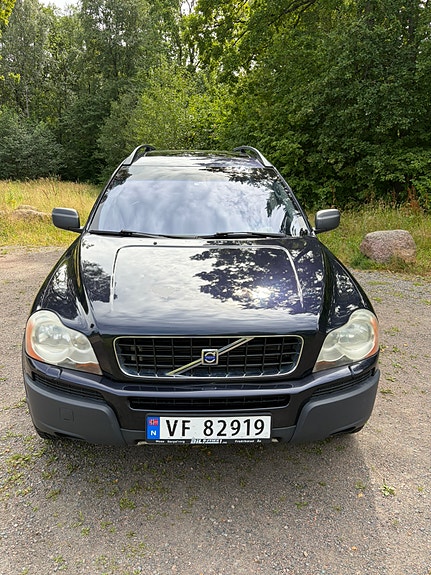Volvo XC90 16 of 30