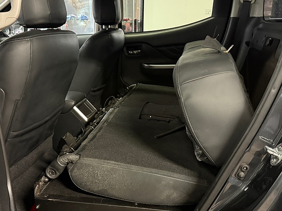 Mitsubishi L200 13 of 13
