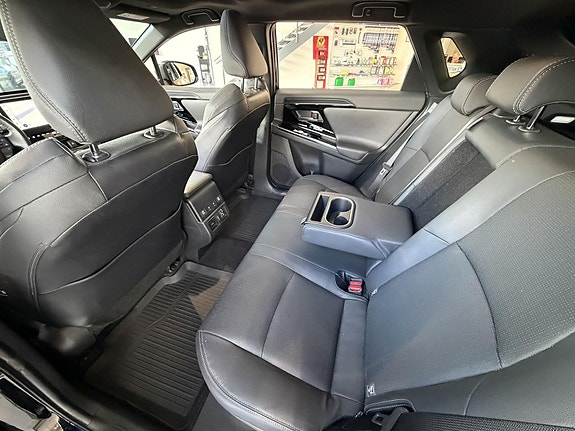 Subaru Solterra 10 of 17