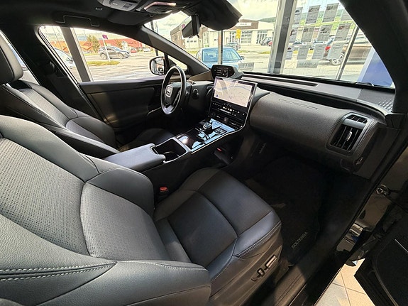Subaru Solterra 17 of 17