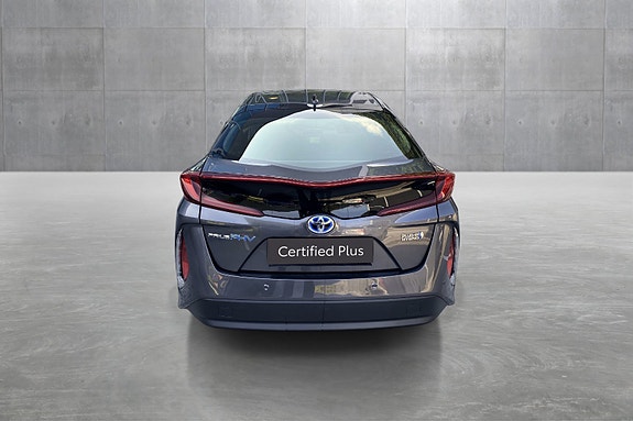 Toyota Prius Plug-in Hybrid 4 of 20