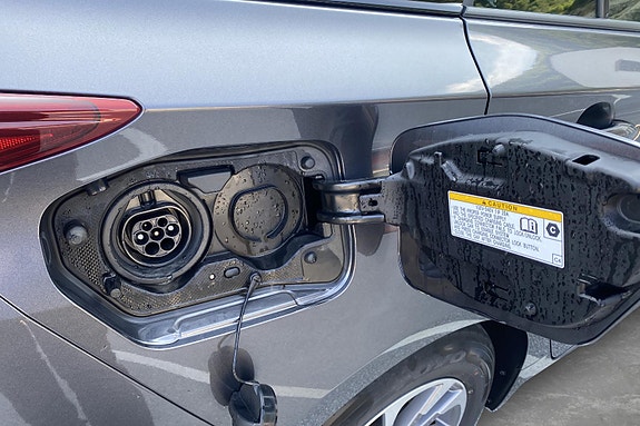 Toyota Prius Plug-in Hybrid 9 of 20