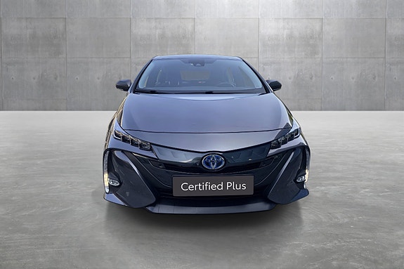 Toyota Prius Plug-in Hybrid 8 of 20