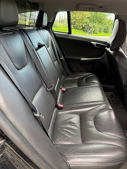 Volvo V60 10 of 14