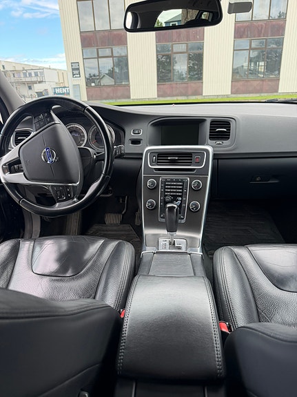 Volvo V60 9 of 14