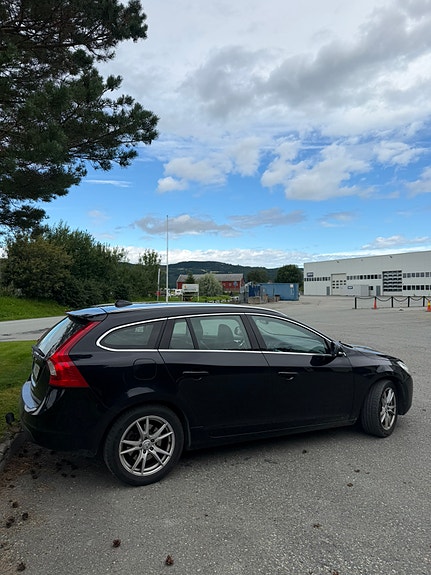 Volvo V60 5 of 14