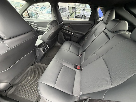 Subaru Solterra 9 of 13