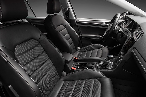 Volkswagen e-Golf VII 24 of 25
