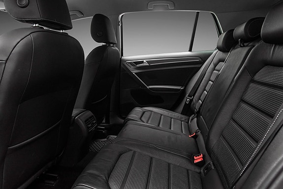 Volkswagen e-Golf VII 12 of 25