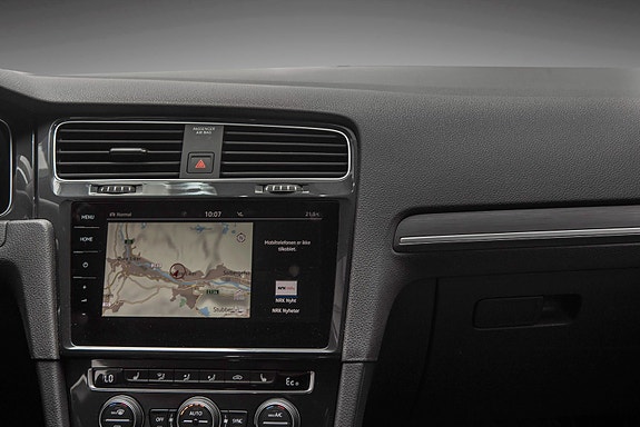 Volkswagen e-Golf VII 16 of 25