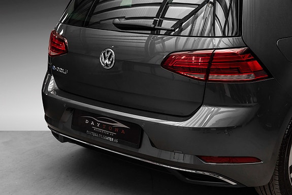 Volkswagen e-Golf VII 4 of 25