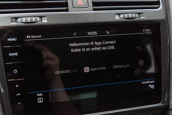 Volkswagen e-Golf VII 19 of 25