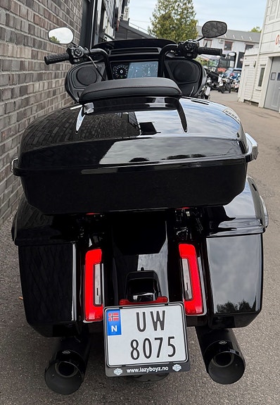 Harley-Davidson FLTRX Road Glide 13 of 17