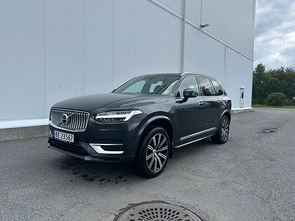 Volvo XC90 2 of 30
