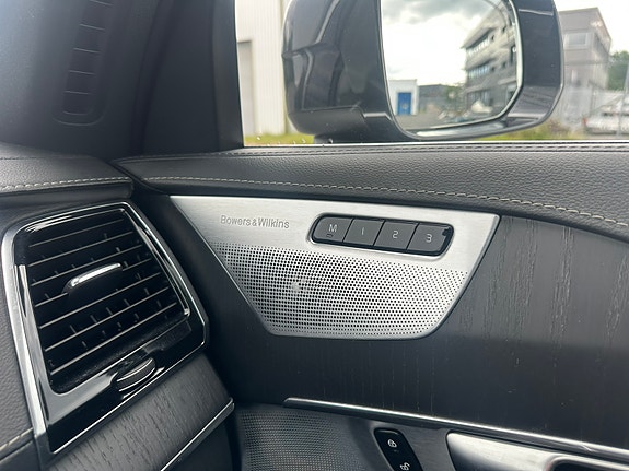 Volvo XC90 28 of 30