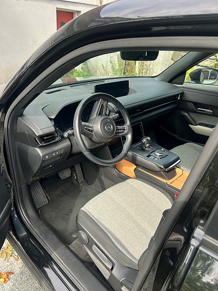 Mazda MX-30 6 of 16