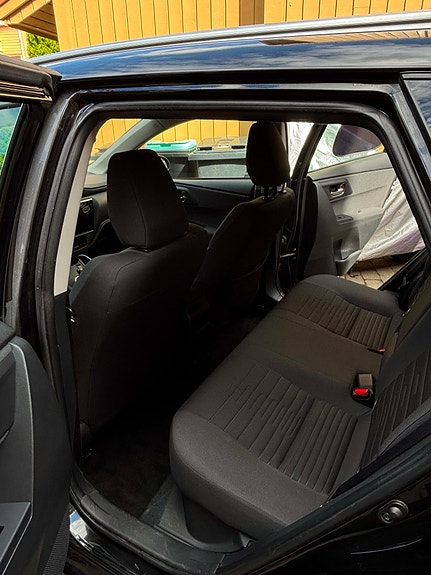 Toyota Auris 14 of 21