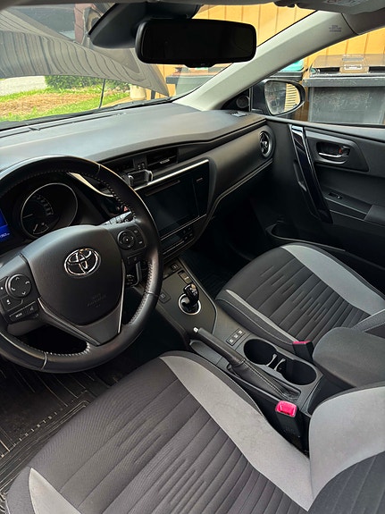 Toyota Auris 16 of 21