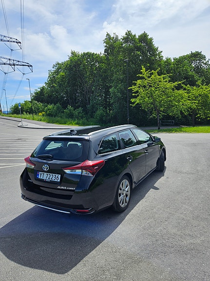 Toyota Auris 6 of 21