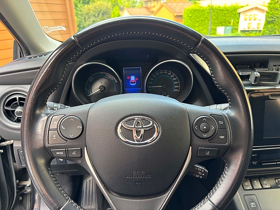 Toyota Auris 13 of 21