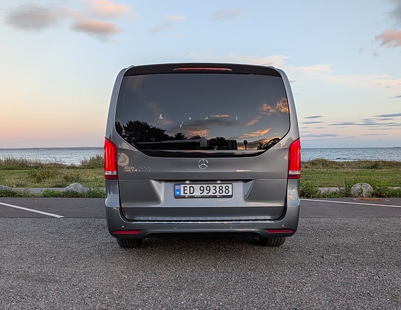 Mercedes-Benz EQV300 11 of 30