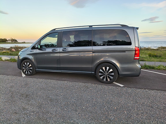 Mercedes-Benz EQV300 8 of 30