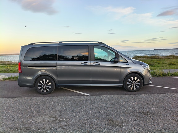 Mercedes-Benz EQV300 7 of 30