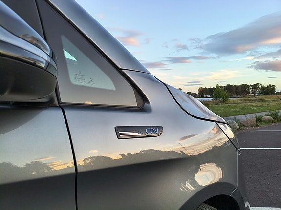 Mercedes-Benz EQV300 9 of 30