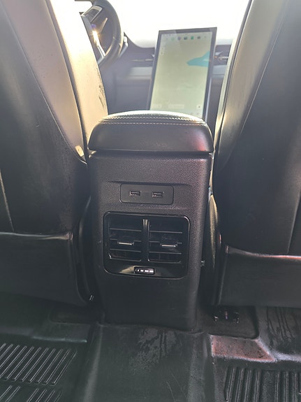XPeng G3i 14 of 23