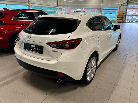 Mazda 3 2 of 9