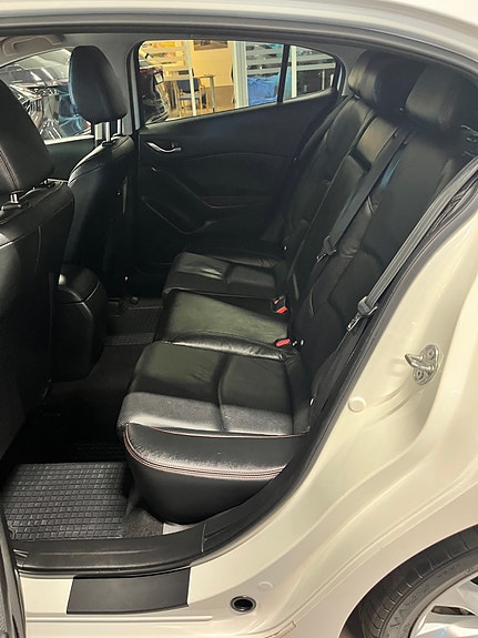 Mazda 3 5 of 9