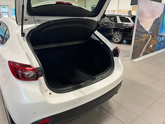 Mazda 3 4 of 9