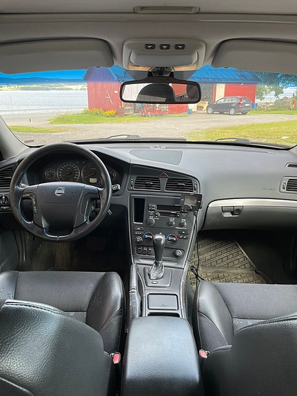 Volvo V70 9 of 16