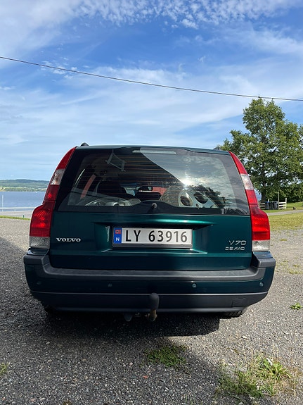 Volvo V70 4 of 16