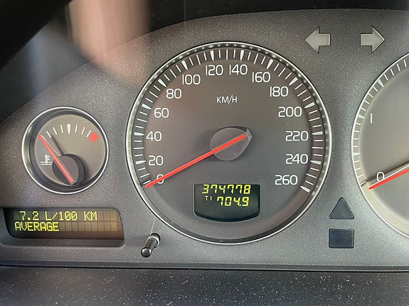 Volvo V70 7 of 16
