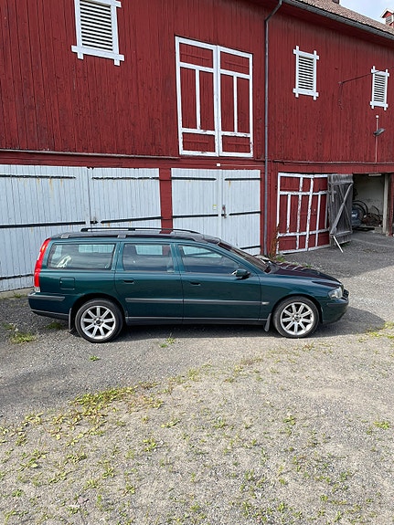 Volvo V70 6 of 16