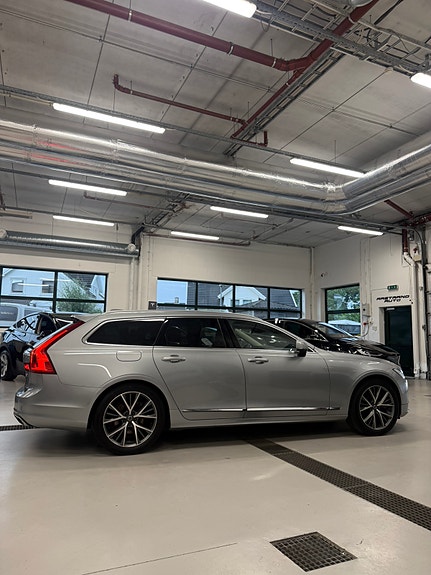 Volvo V90 8 of 25