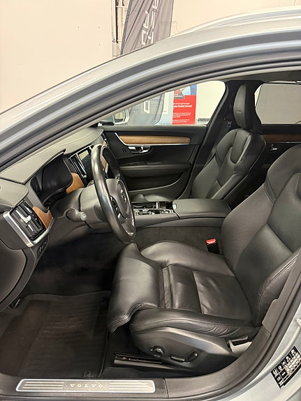 Volvo V90 10 of 25