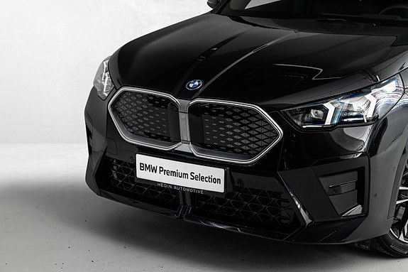BMW iX2 2 of 30