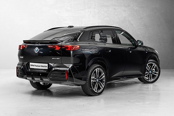 BMW iX2 6 of 30