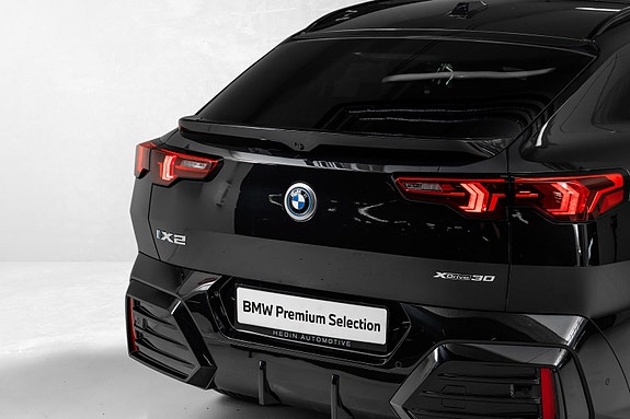 BMW iX2 7 of 30