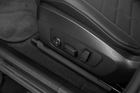 BMW iX2 14 of 30