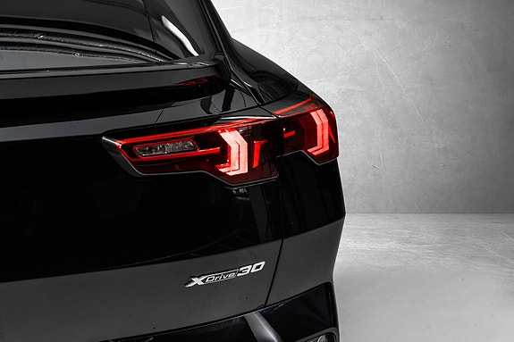 BMW iX2 10 of 30