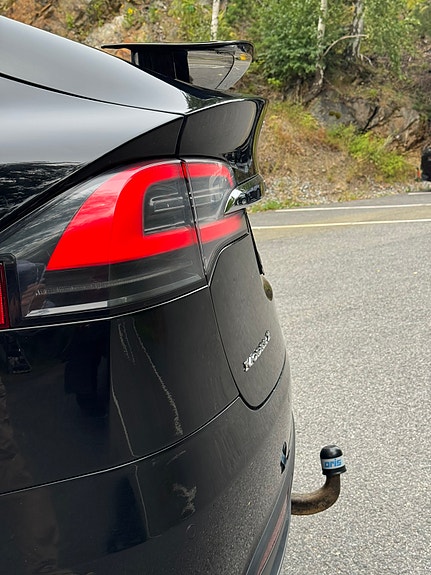 Tesla Model X 7 of 20