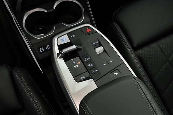 BMW iX2 14 of 30
